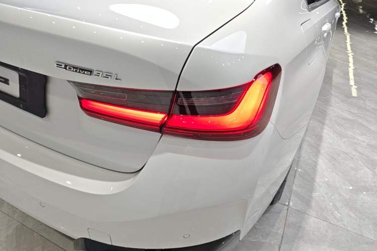 Used BMW i3 2025 eDrive 35 L Right Rear Taillight