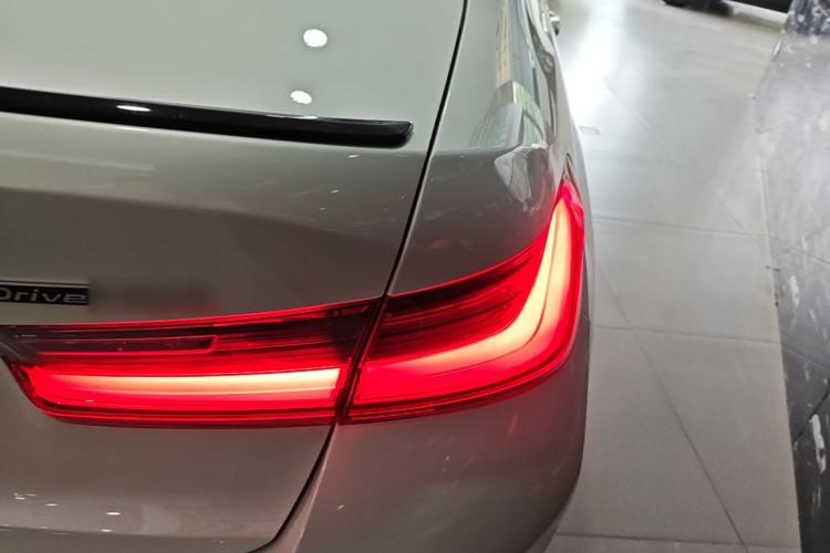 Used BMW i3 2025 eDrive 40 L Midnight Edition Right Rear Taillight