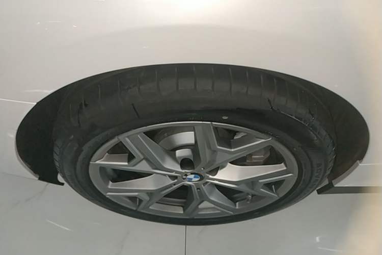 Used BMW i3 2025 eDrive 35 L Right Rear Wheel Hub