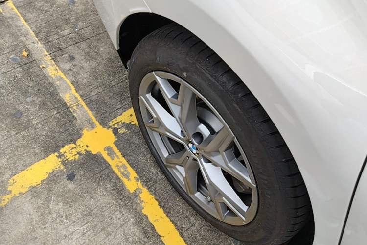 Used BMW i3 2025 eDrive 35 L Right Rear Wheel Hub