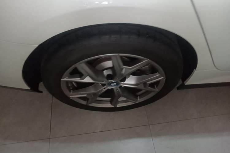 Used BMW i3 2025 eDrive 35 L Right Rear Wheel Hub