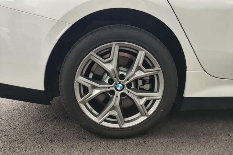 Used BMW i3 2025 eDrive 35 L Right Rear Wheel Hub