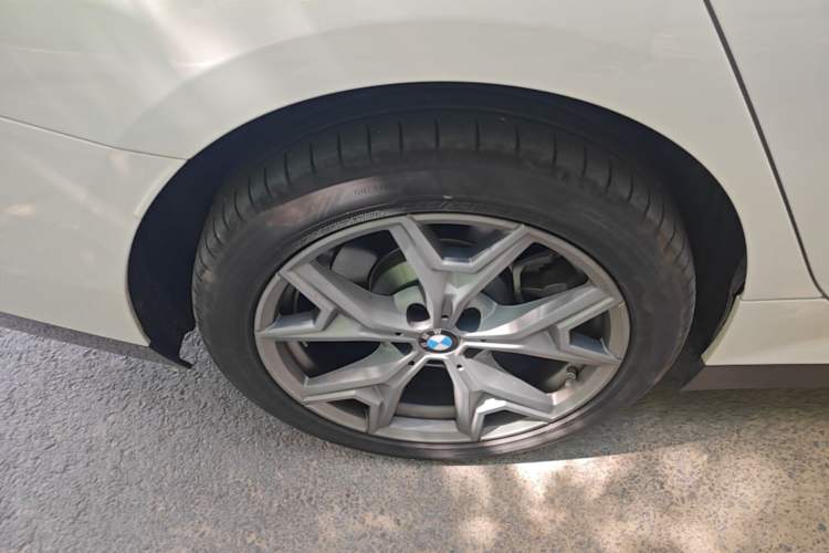 Used BMW i3 2025 eDrive 35 L Right Rear Wheel Hub