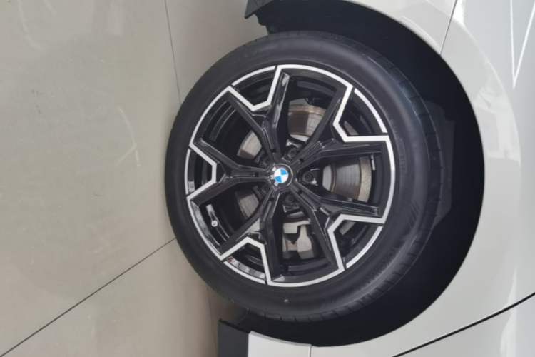 Used BMW i3 2025 eDrive 40 L Midnight Edition Right Rear Wheel Hub