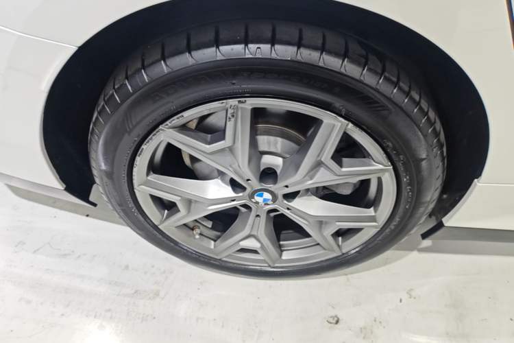 Used BMW i3 2025 eDrive 35 L Right Rear Wheel Hub