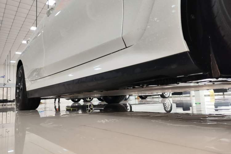 Used BMW i3 2025 eDrive 40 L Midnight Edition Right Side Sill