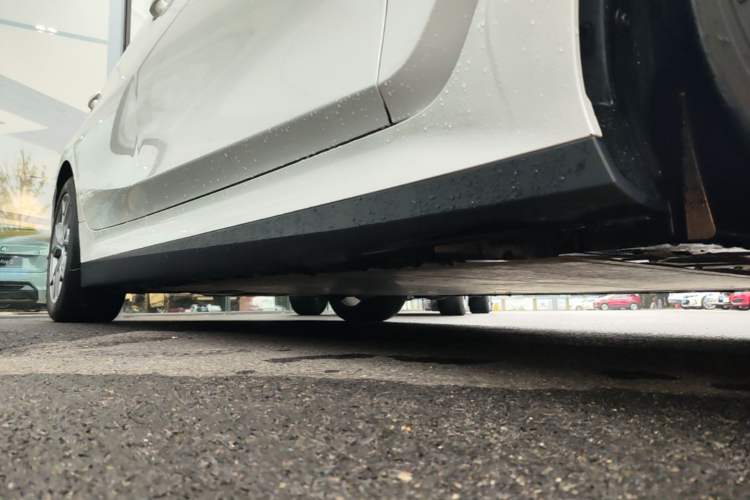 Used BMW i3 2025 eDrive 35 L Right Side Sill