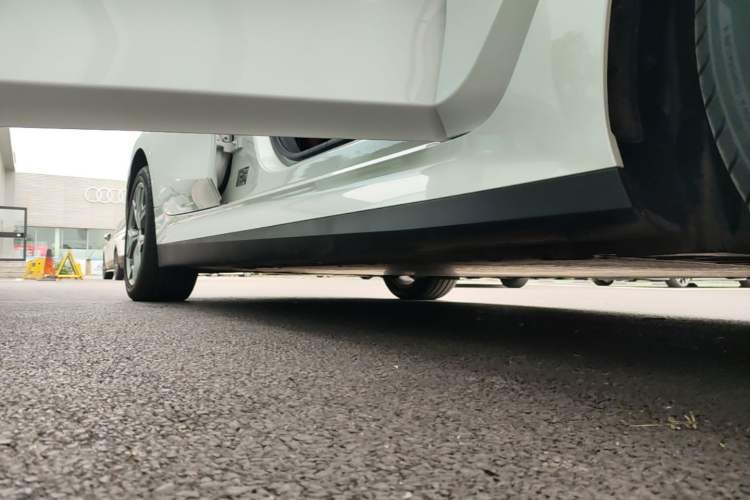 Used BMW i3 2025 eDrive 35 L Right Side Sill