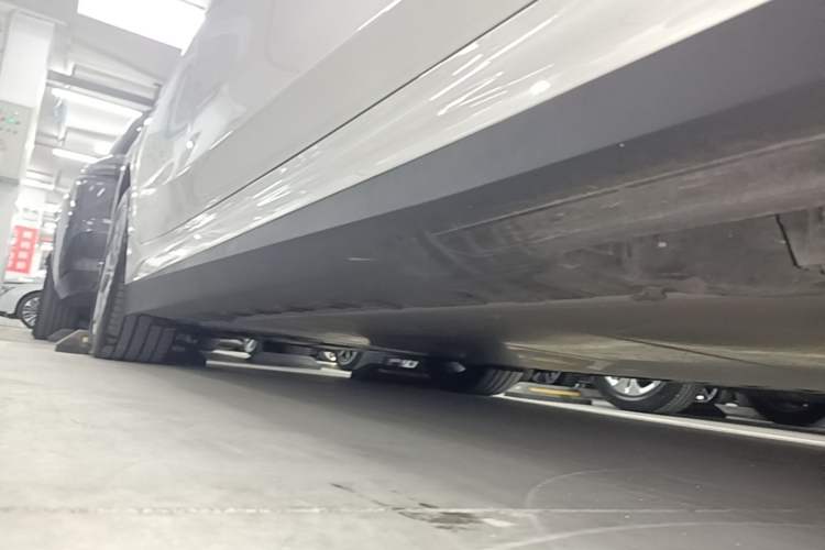 Used BMW i3 2025 eDrive 35 L Right Side Sill