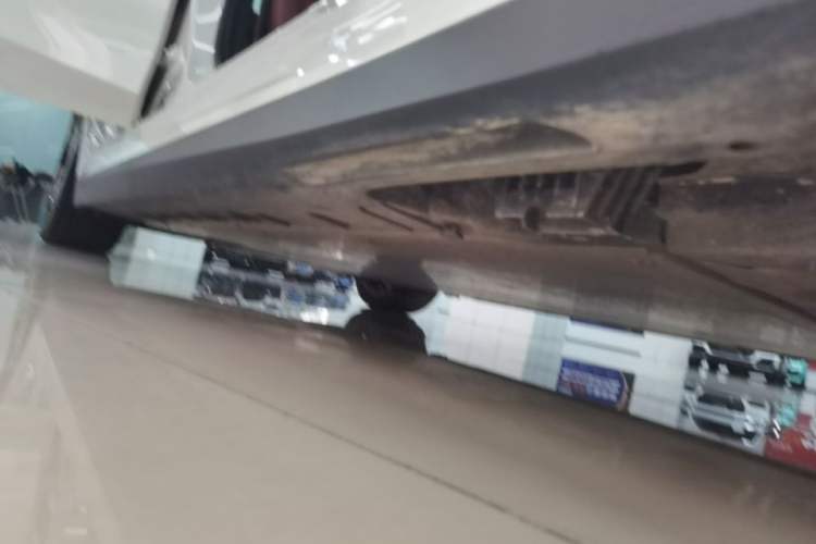 Used BMW i3 2025 eDrive 40 L Midnight Edition Right Side Sill