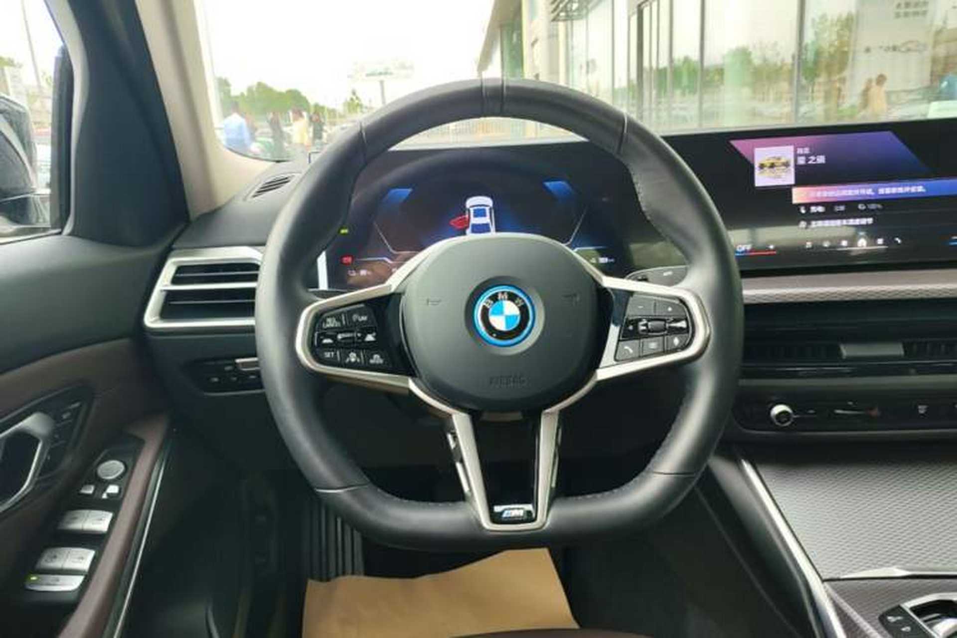 Used BMW i3 2025 eDrive 40 L Midnight Edition Steering Wheel
