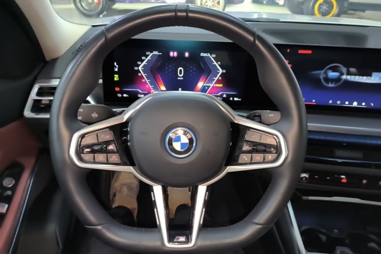 Used BMW i3 2025 eDrive 40 L Midnight Edition Steering Wheel