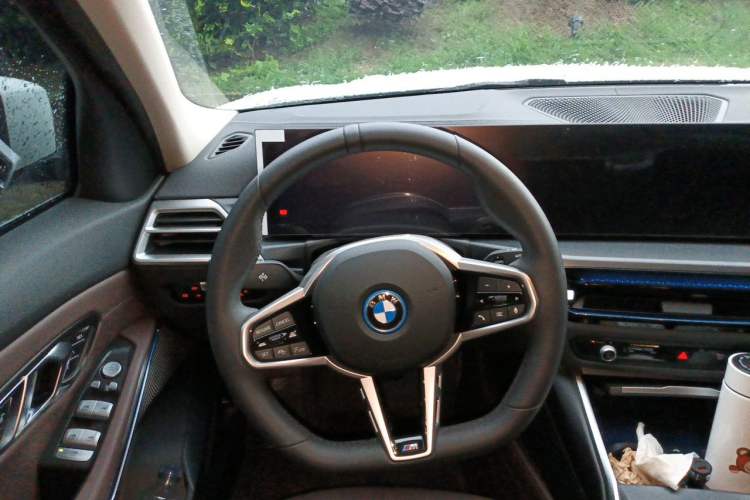Used BMW i3 2025 eDrive 35 L Steering Wheel