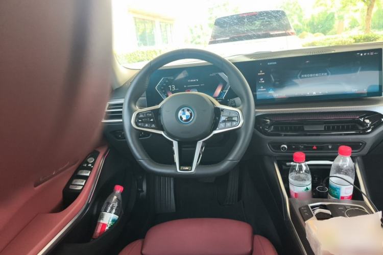 Used BMW i3 2025 eDrive 40 L Midnight Edition Steering Wheel