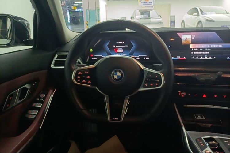 Used BMW i3 2025 eDrive 40 L Midnight Edition Steering Wheel