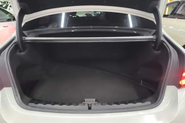 Used BMW i3 2025 eDrive 35 L Trunk