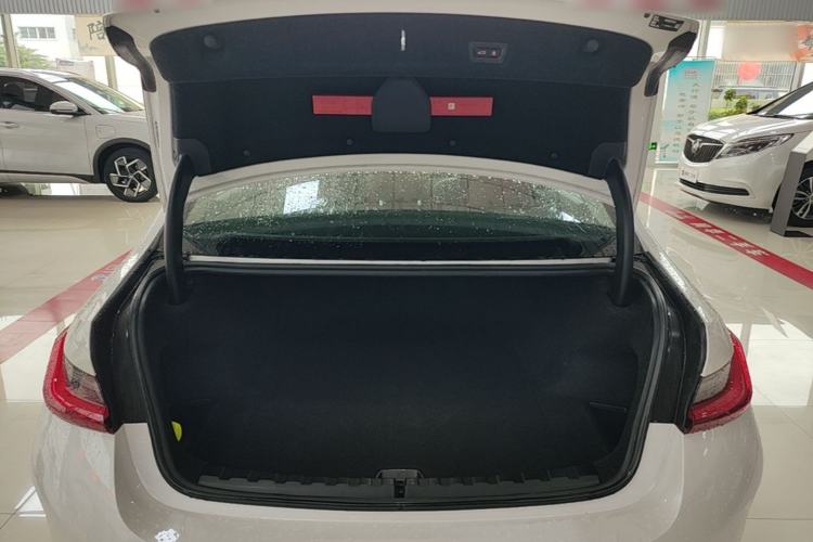 Used BMW i3 2025 eDrive 40 L Midnight Edition Trunk