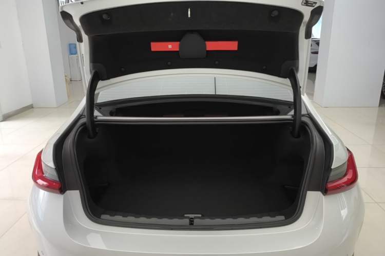 Used BMW i3 2025 eDrive 40 L Midnight Sports Package Trunk