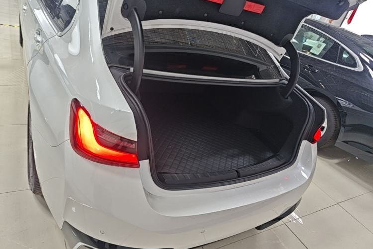 Used BMW i3 2025 eDrive 35 L Trunk