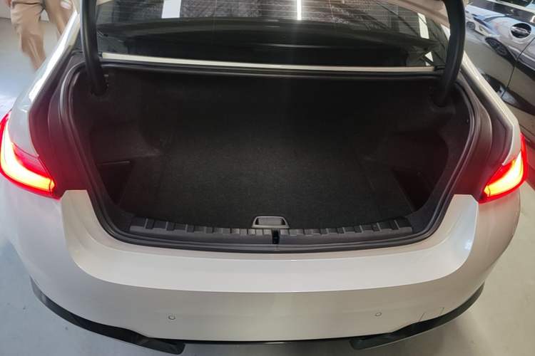 Used BMW i3 2025 eDrive 35 L Trunk