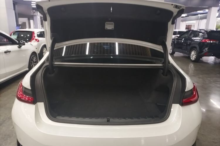 Used BMW i3 2025 eDrive 40 L Midnight Edition Trunk