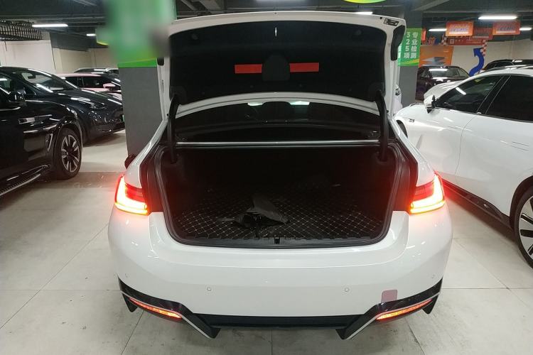 Used BMW i3 2025 eDrive 35 L Trunk