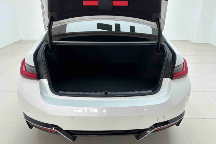 Used BMW i3 2025 eDrive 35 L Trunk