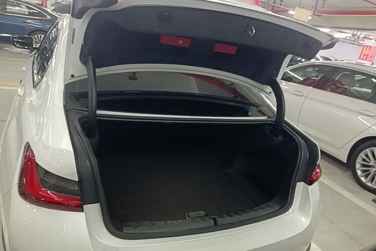 Used BMW i3 2025 eDrive 35 L Trunk