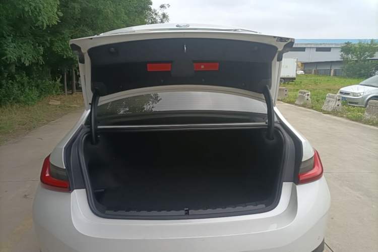 Used BMW i3 2025 eDrive 35 L Trunk