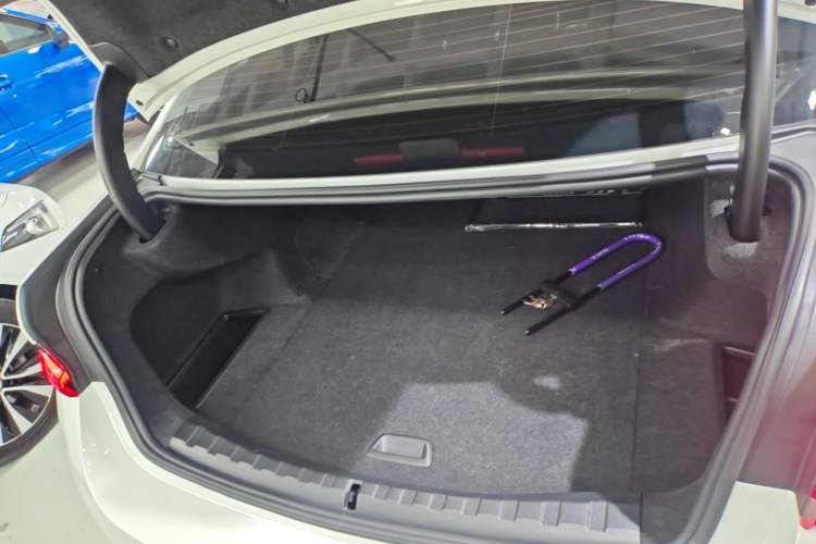 Used BMW i3 2025 eDrive 35 L Trunk