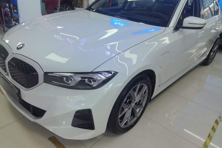 BMW i3 2025 eDrive 35 L