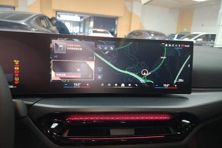Used BMW i3 2026 Model, eDrive 35 L Audio And AC Panel