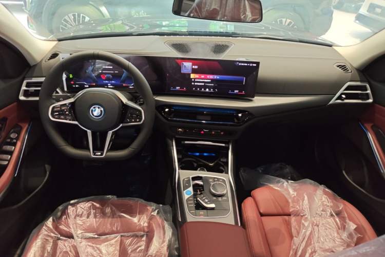Used BMW i3 2026 Model, eDrive 35 L Center Console