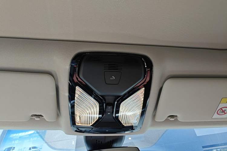 Used BMW i3 2026 Model, eDrive 35 L Headliner