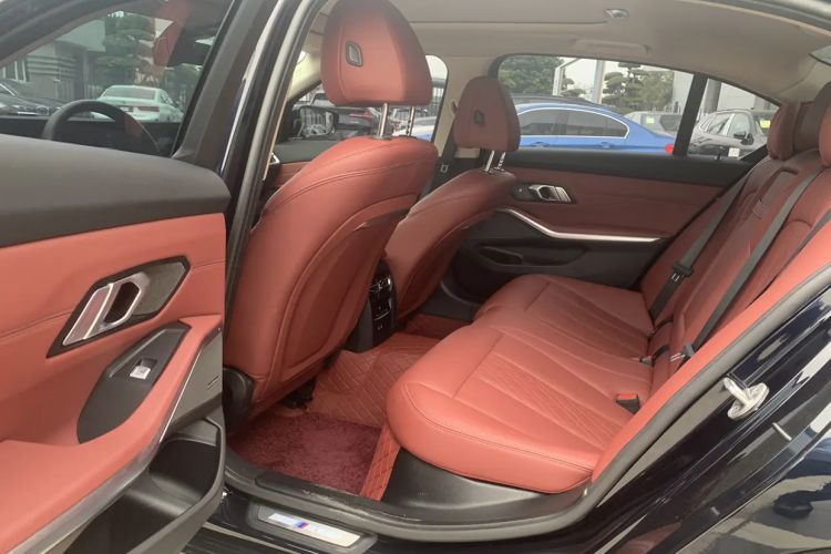 Used BMW i3 2026 Model, eDrive 35 L Interior 9