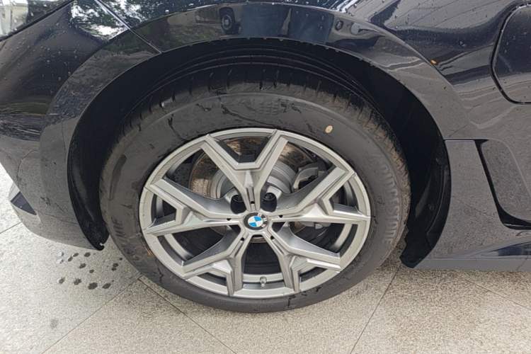 Used BMW i3 2026 Model, eDrive 35 L Left Front Wheel Hub