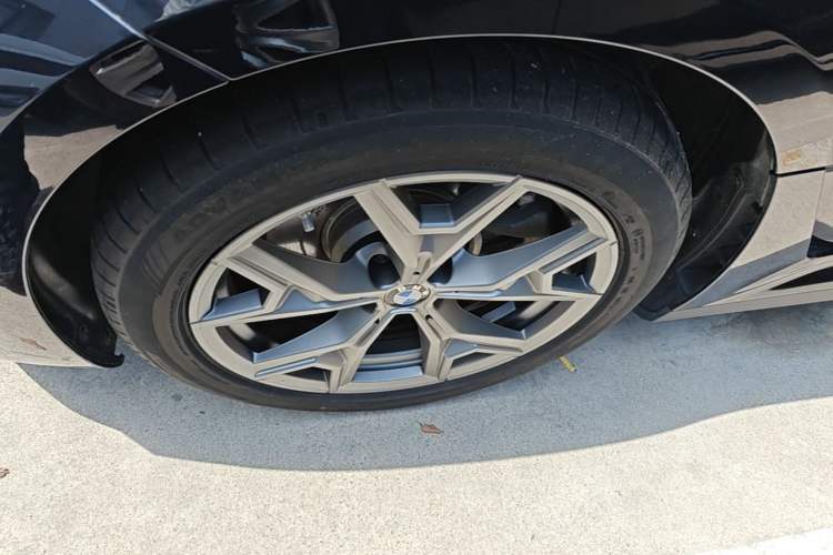 Used BMW i3 2026 Model, eDrive 35 L Left Front Wheel Hub