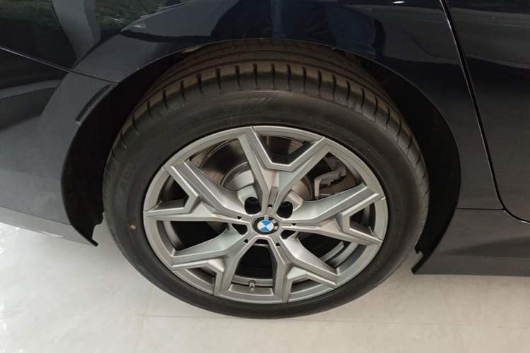Used BMW i3 2026 Model, eDrive 35 L Right Rear Wheel Hub