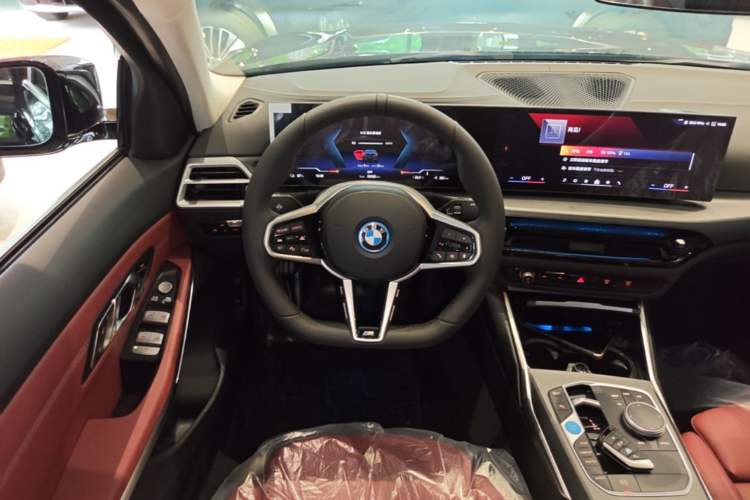 Used BMW i3 2026 Model, eDrive 35 L Steering Wheel