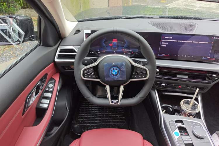 Used BMW i3 2026 Model, eDrive 35 L Steering Wheel