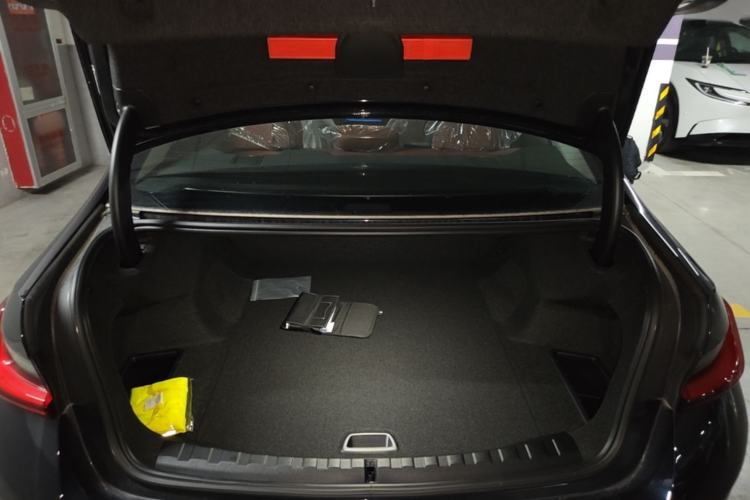 Used BMW i3 2026 Model, eDrive 35 L Trunk