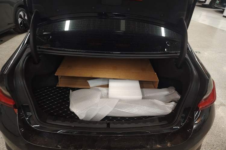 Used BMW i3 2026 Model, eDrive 35 L Trunk