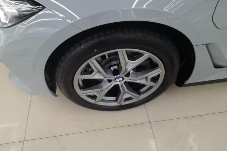 Used BMW i3 2026 Model, eDrive 35 L Left Front Wheel Hub