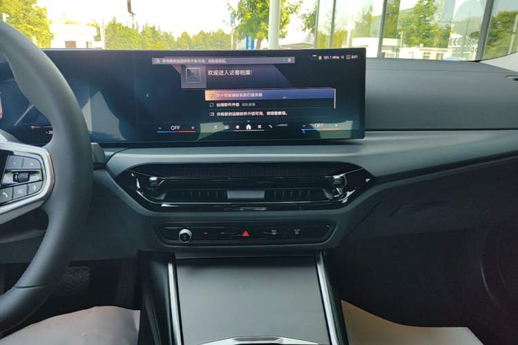 Used BMW i3 2026 Model, eDrive 35 L Audio And AC Panel