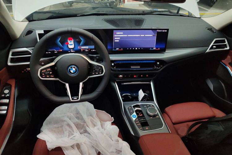 Used BMW i3 2026 Model, eDrive 35 L Center Console