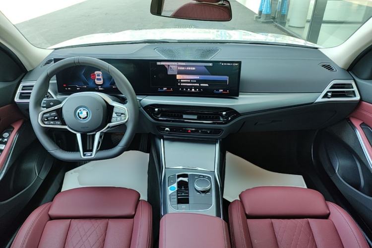 Used BMW i3 2026 Model, eDrive 35 L Center Console