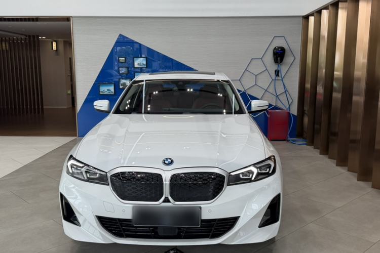 Used BMW i3 2026 Model Facelifted eDrive 35 L Exterior 1