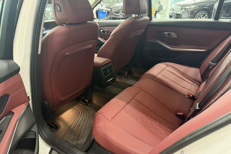 Used BMW i3 2026 Model Facelifted eDrive 35 L Interior 3