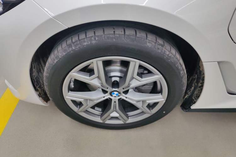 Used BMW i3 2026 Model, eDrive 35 L Left Front Wheel Hub