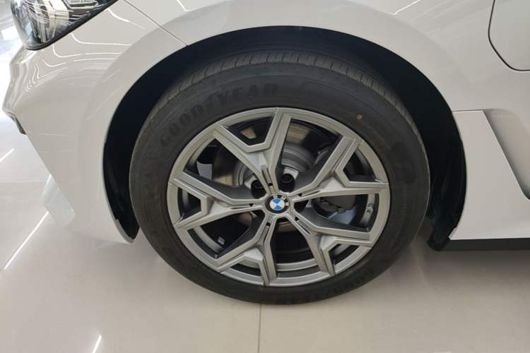 Used BMW i3 2026 Model, eDrive 35 L Left Front Wheel Hub
